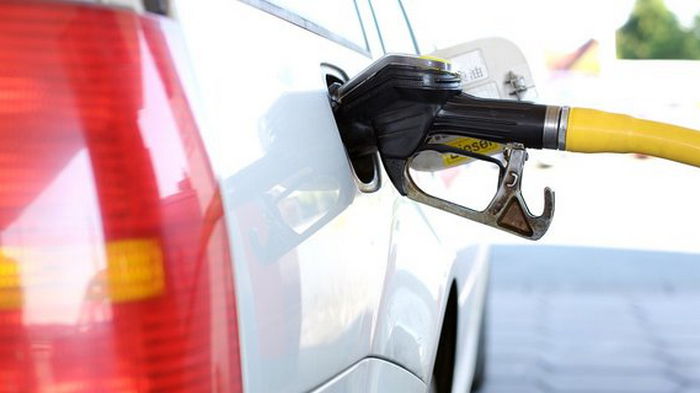 Сети АЗС эконом-сегмента подняли цены на топливо