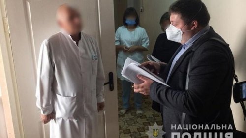 Под Киевом чиновники подпольно продавали вакцины от COVID-19