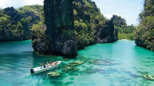 Таиланд планирует начать принимать туристов в ближайшие 120 дней — премьер