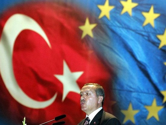 Евросоюз заморозил переговоры с Турцией о членстве