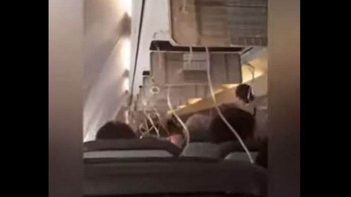 В самолете рейса Киев-Батуми произошла разгерметизация (видео)