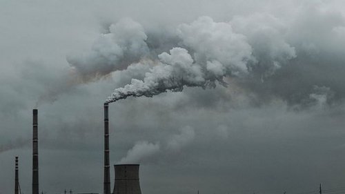 В Евросоюзе решили вполовину снизить уровень выбросов СО2 до конца десятилетия