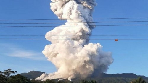 В Коста-Рике начал извергаться вулкан (видео)