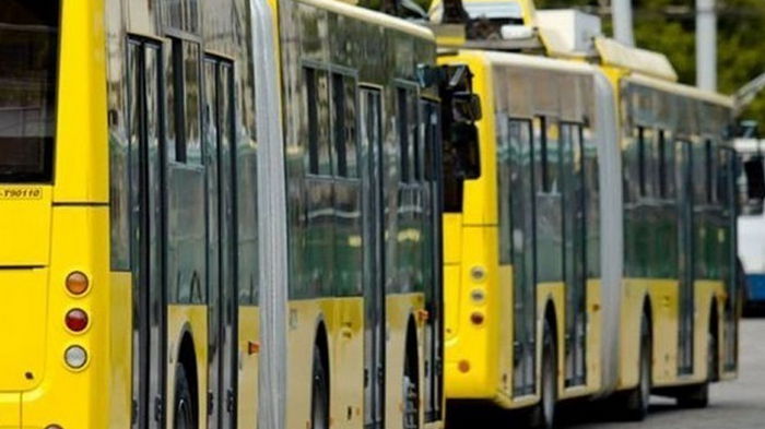 В Киеве транспорт начал работать без кондукторов