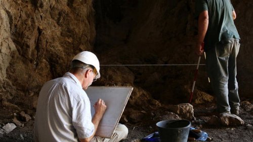 Доказательство абстрактного мышления у неандертальцев: Ученые нашли древнее украшение