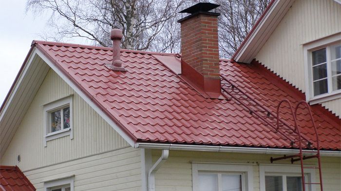 Почему металлочерепица — лучший выбор для крыши дома?
