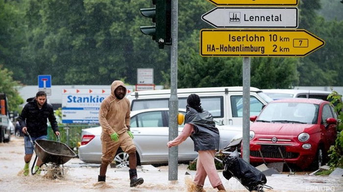Жертвами наводнения в Европе стали почти 50 человек (видео)