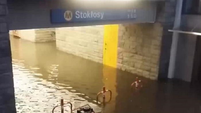 На Варшаву обрушился мощный ураган (видео)