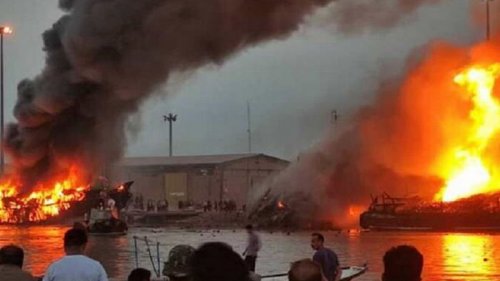 В иранском порту сгорели пять торговых судов