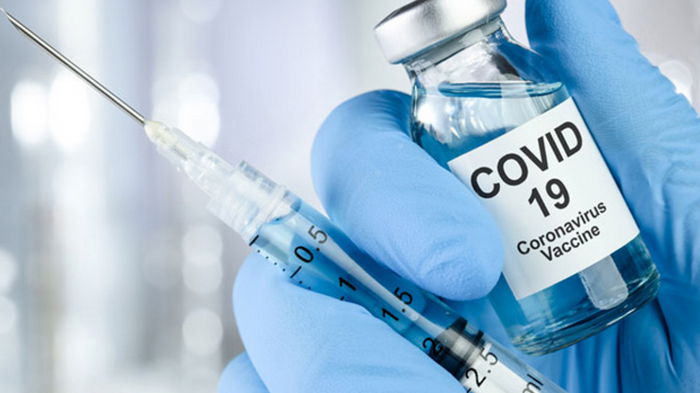 Главный санврач рассказал о сокращении сроков между введением доз вакцины от коронавируса