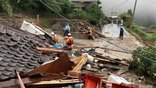 Наводнение в Японии унесло уже три жизни