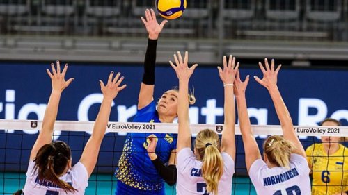 Женская сборная Украины добыла первую победу на ЧЕ-2021 по волейболу