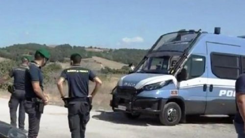 В Италии на нелегальной пятидневной рэйв-вечеринке погиб человек (видео)