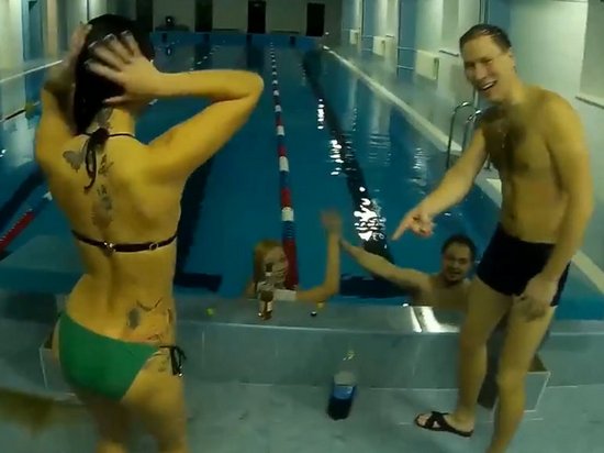 Российские мажоры устроили развратную вечеринку в бассейне школы (видео)