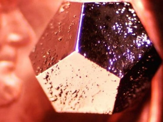 В метеорите, который упал в РФ, нашли необычный кристалл
