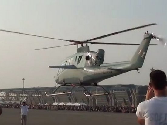 Украинский вертолет VV-2 осуществил полет на авиашоу в Иране (видео)
