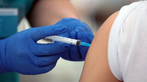 75% взрослых американцев привились хотя бы одной дозой вакцины от COVID -19