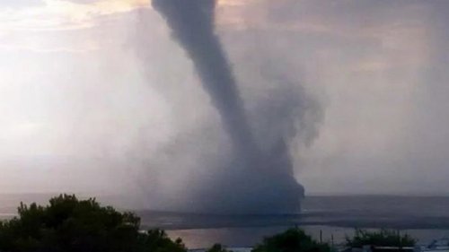 Итальянский остров всколыхнул торнадо: есть погибшие
