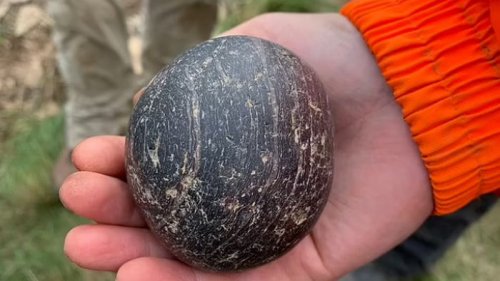 В Шотландии нашли загадочные каменные шары (фото)