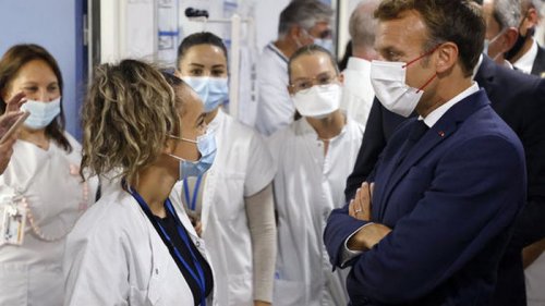 Во Франции уволили 3000 медработников за отказ вакцинироваться от коронавируса