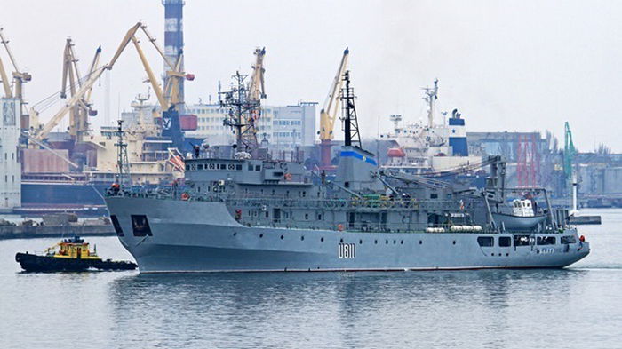 Потерпевшее бедствие в Черном море украинское судно буксируют в Одессу
