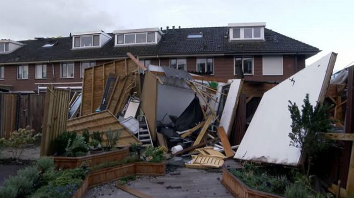 В Нидерландах и Франции бушует шторм (фото)