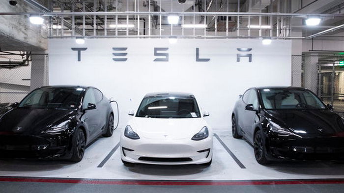 Tesla Model 3 стала лидером по продажам в Европе, обогнав Renault Clio и Volkswagen Golf