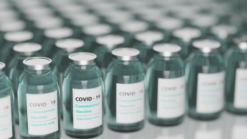 В США заговорили о введении четвертой дозы COVID-вакцины