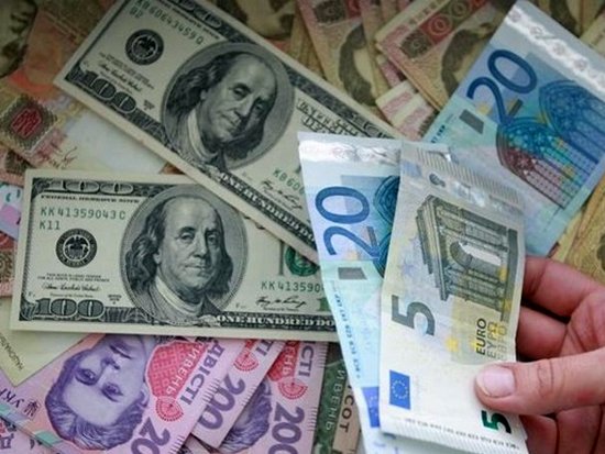 ВРУ отменила пенсионный сбор при обмене валюты