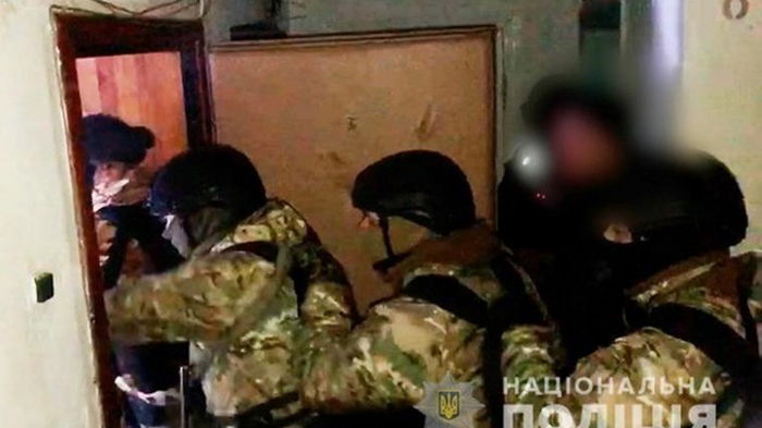Житель Киевщины угрожал взорвать дом и расправиться с копами (видео)