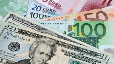 Курсы валют на 15 ноября: гривна на новом максимуме к евро