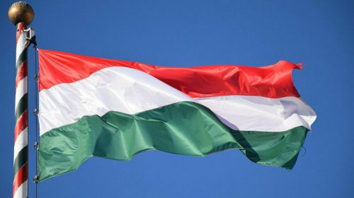 Венгрия ужесточила коронавирусные ограничения для туристов