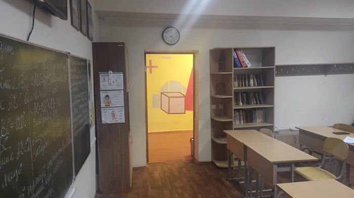 На Киевщине школьники отравились антисептиком в классе