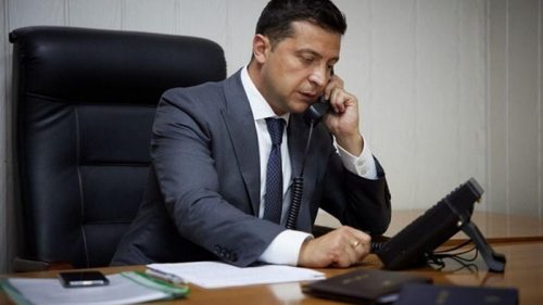 Зеленский впервые провел разговор с Орбаном