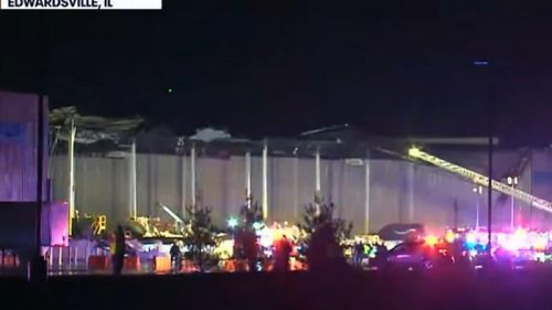 Торнадо разрушил склад Amazon в США (видео)