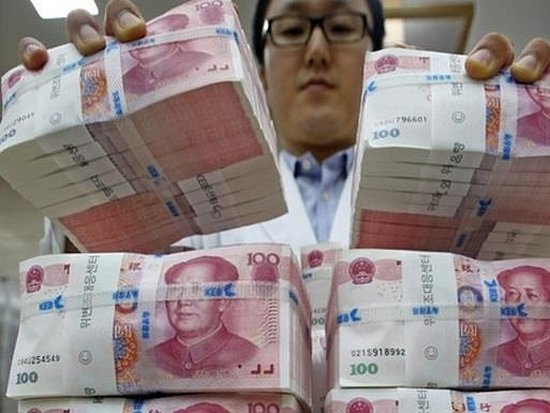 Китайские власти ввели новые ограничения при покупке валюты