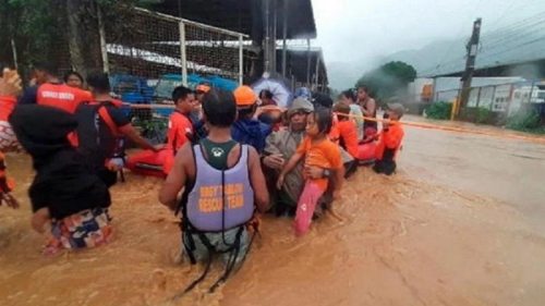 Супертайфун Рай накрыл Филиппины (видео)