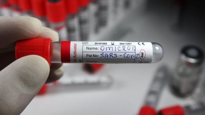 Германия ужесточает карантин из-за нового штамма коронавируса Omicron