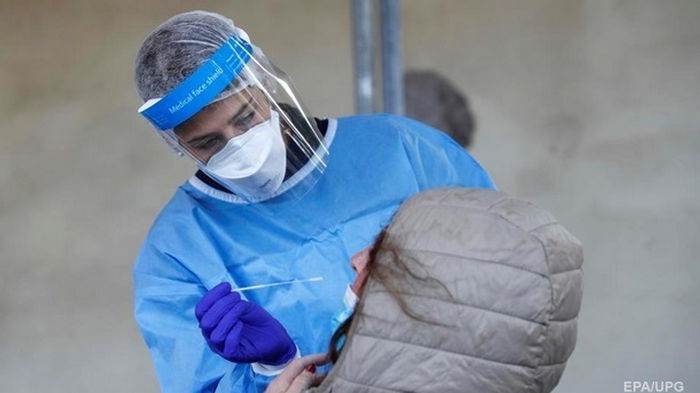 Во Франции рекордный всплеск заражений коронавирусом