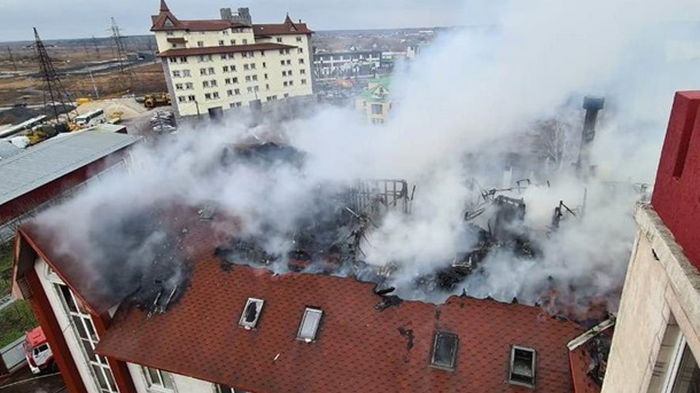 Под Киевом горит жилая пятиэтажка (фото)