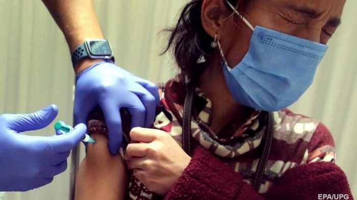 В Чили начнут делать четвертую COVID-прививку