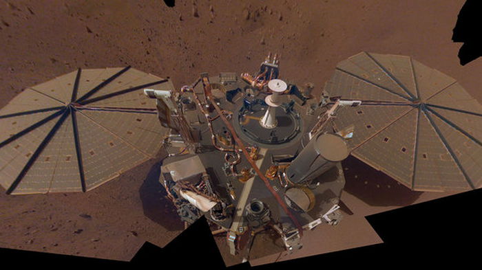 Неподвижный робот NASA на Марсе ушел в спячку. На Красной планете – буря