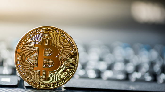Стоимость Bitcoin упала до минимума за полгода