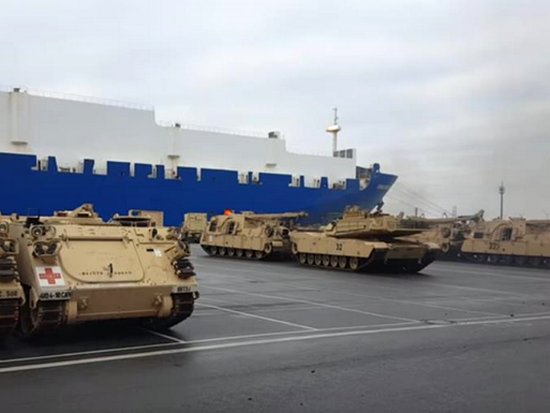 Опубликовано видео выгрузки танков США в Германии