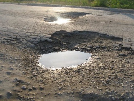 Укравтодор отчитался о тысяче километров отремонтированных дорог (инфографика)