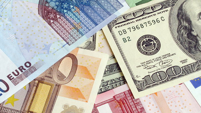 Курс доллара на межбанке растет