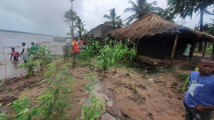 На Мадагаскар надвигается новый мощный циклон (видео)