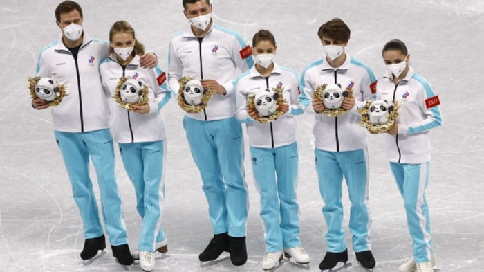 Церемонию награждения фигуристов перенесли из-за проблемы с допинг-тестом у россиян