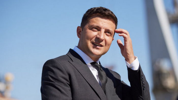 Зеленский лидирует в президентском рейтинге с отрывом от Порошенко на 8% – опрос Рейтинга