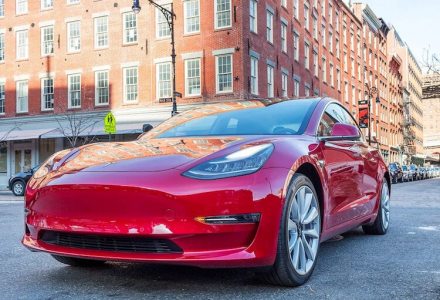 В США расследуют «фантомное торможение» электромобилей Tesla